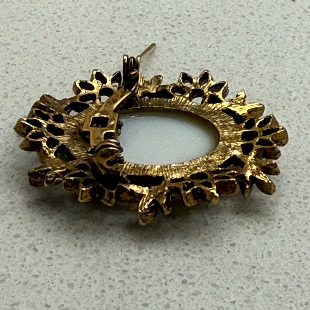 Vintage Rose Cameo Brooch Gold Tone Ceramic - Picture 5 of 6